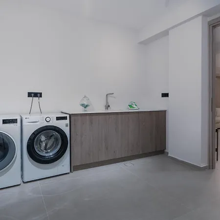 فيلة Kymothoe Elite *